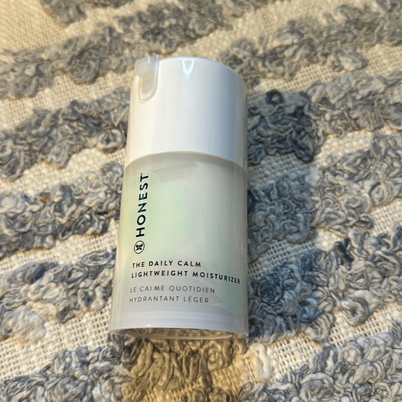 Honesty Beauty Moisturizer - Picture 1 of 2